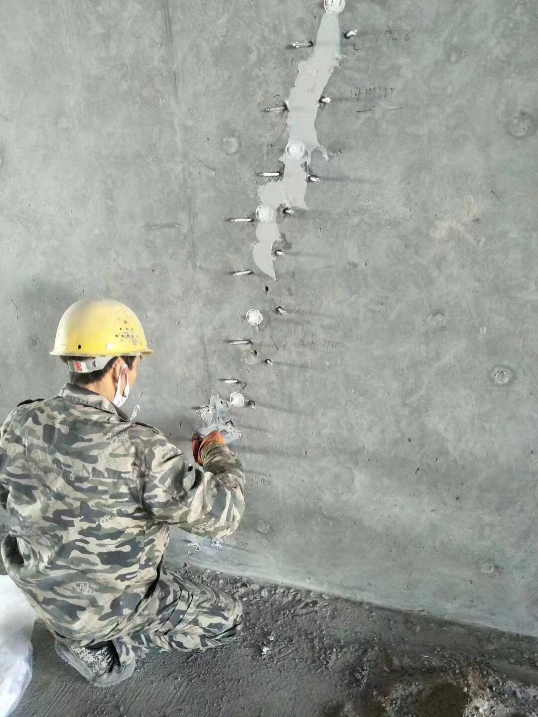 古冶混凝土楼板裂缝加固施工的方案